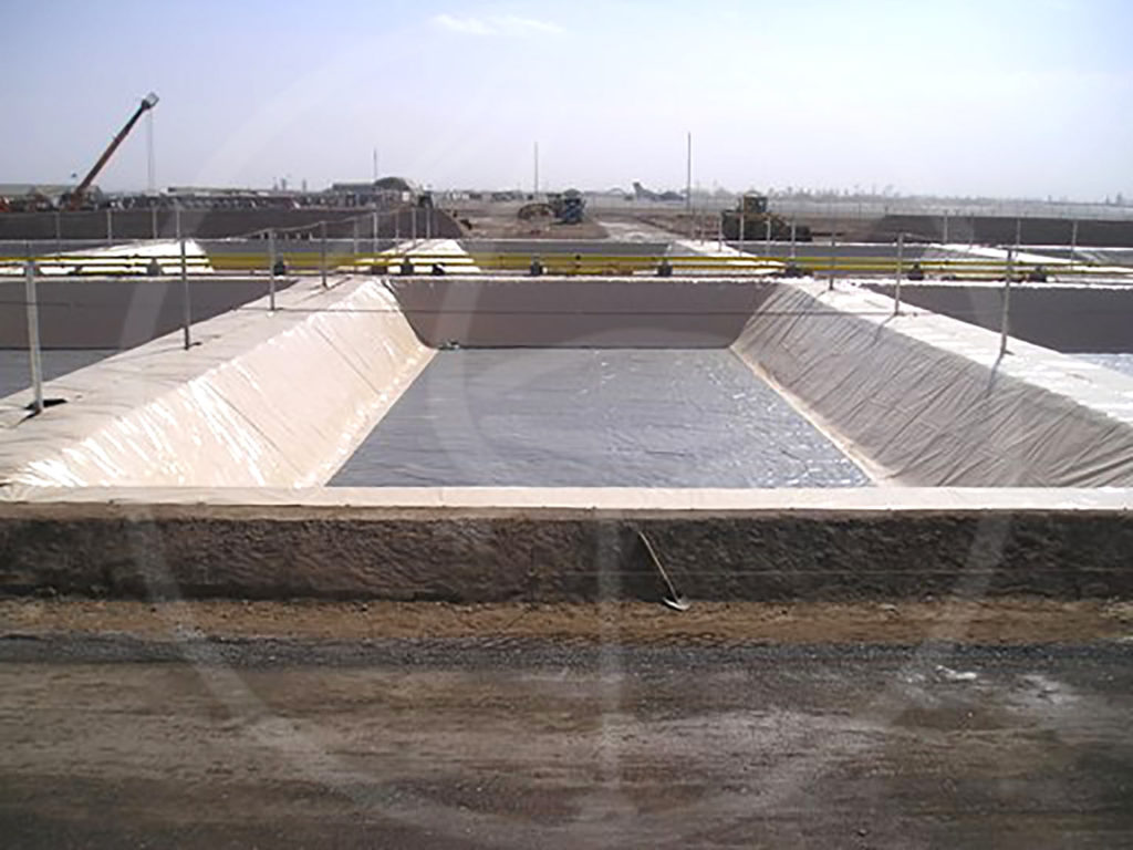 geomembrane liner for containment tanks measuring 45x35 mt.