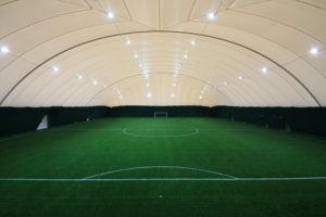Traglufthalle zur Überdachung von Kleinfeldfußballplätzen copertura pressostatica per campo da calcetto